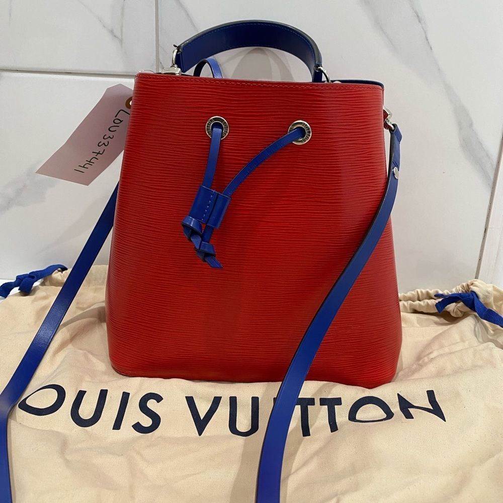LOUIS VUITTON 2018 Epi NéoNoé MM Est. Retail $2,390.00 - Picture 1 of 11